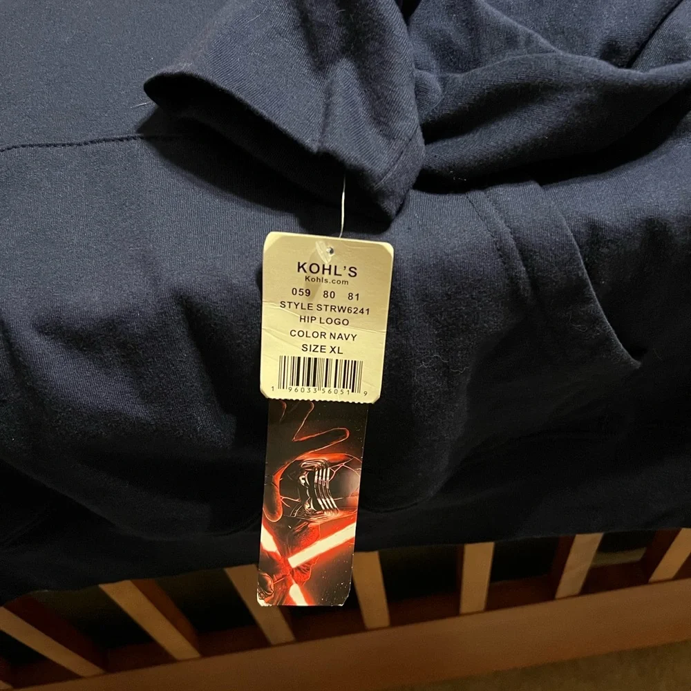 💕🌼  NWT Star Wars Mens Navy Sweatshirt Disney size XL - Picture 4 of 7